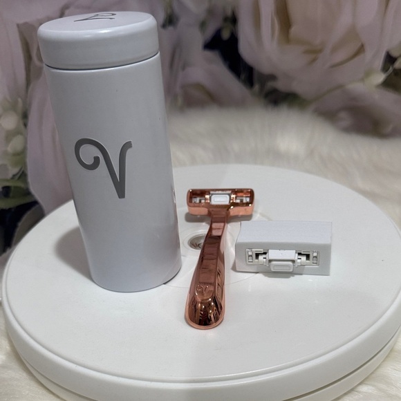 Other - Rose Gold Razor